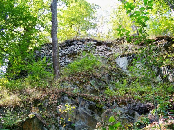zbytky hradeb