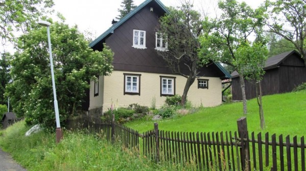 malebn domeek