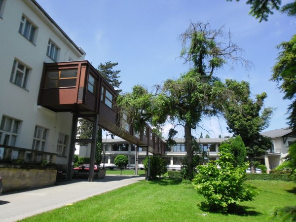 lzesk budovy